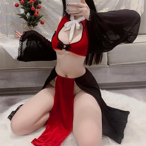 Immagine di Red And Black Two-Piece Outfit With Sheer Sleeves And Skirt 2